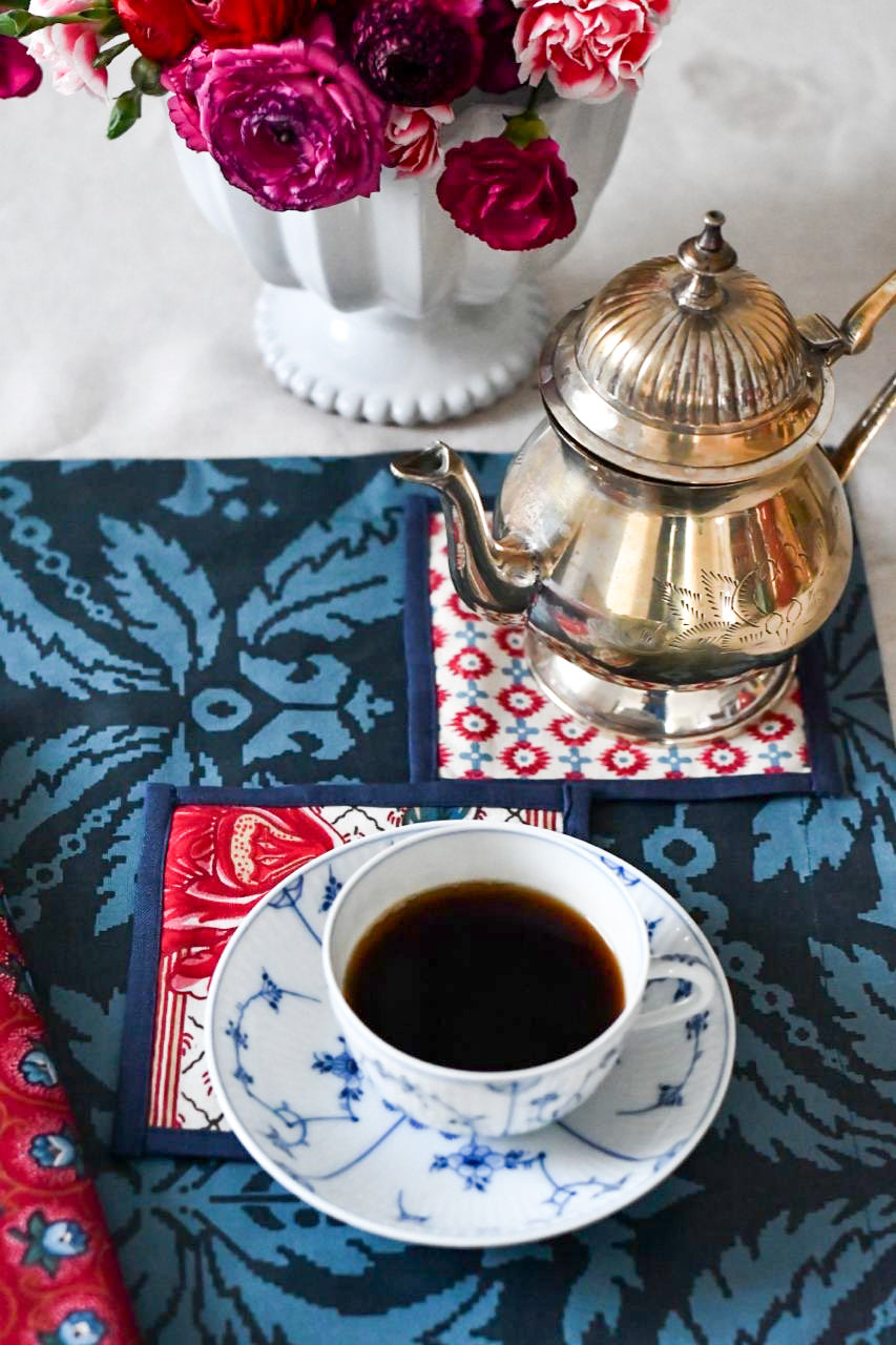 PLACEMAT Damask Navy