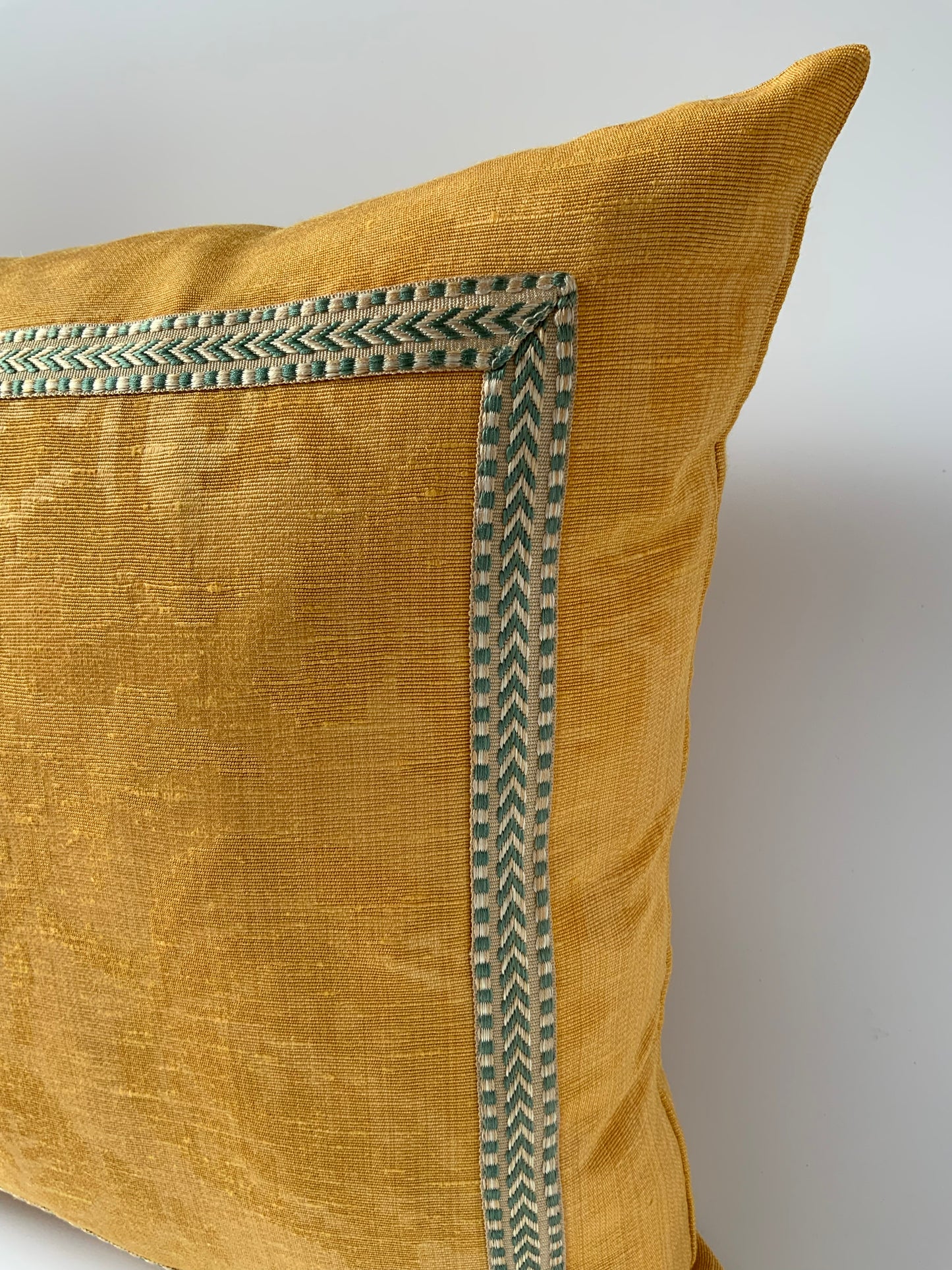 Damask Yellow Silk Linen Lumber 14”x20”