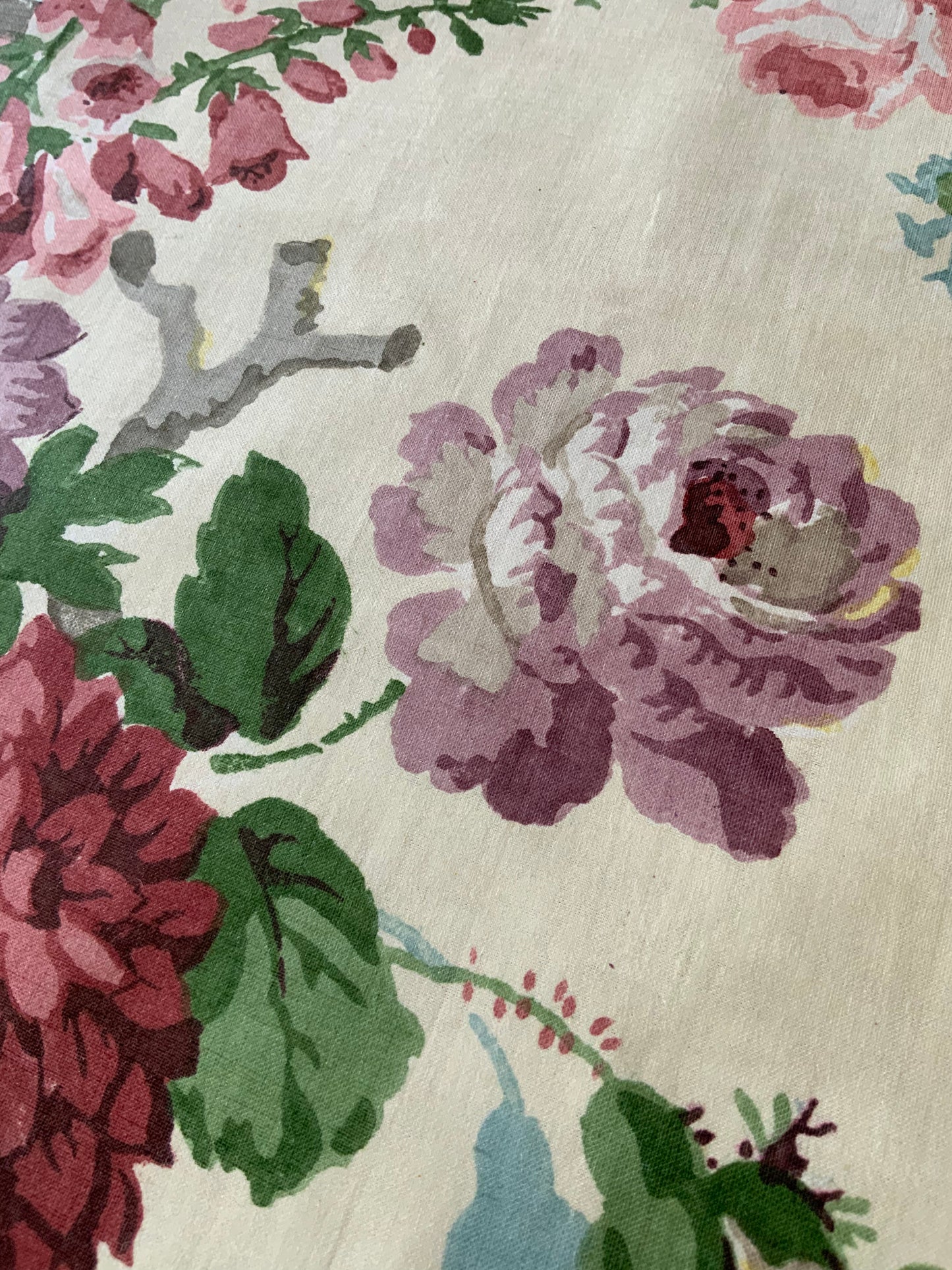 Foxgloves and Dahlias Handprint Chintz Soft Vanilla Background