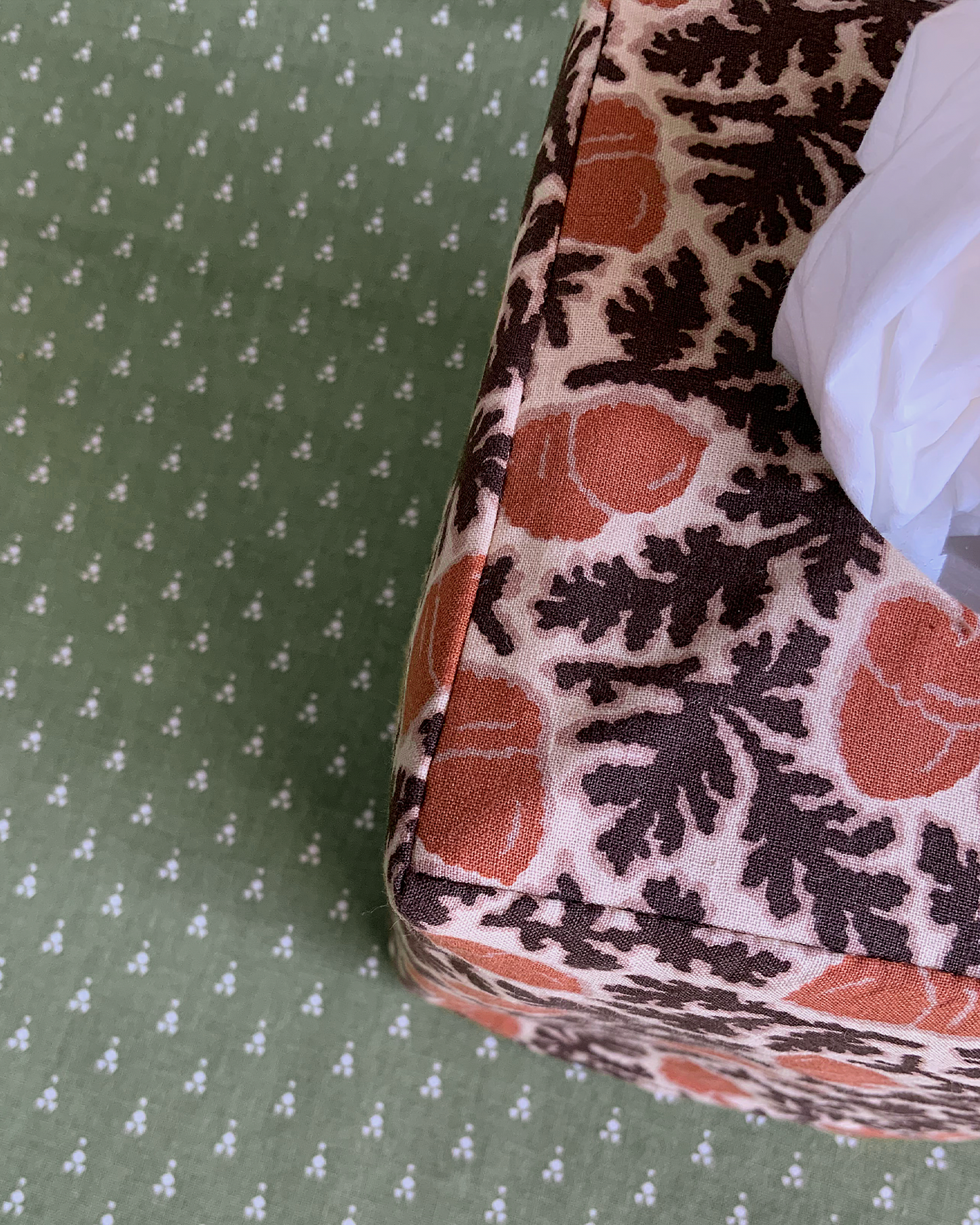 Tissue Box Cover “Acorn” in brown/cinnamon